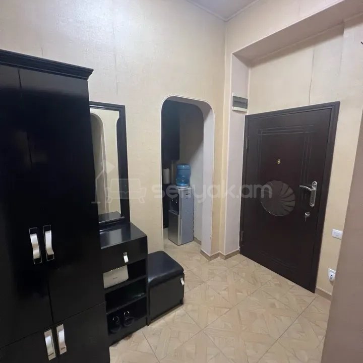 3 Սենյականոց Բնակարան Քարե Շենքում, 92քմ, 3/3 հարկ, Կապիտալ Վերանորոգված
