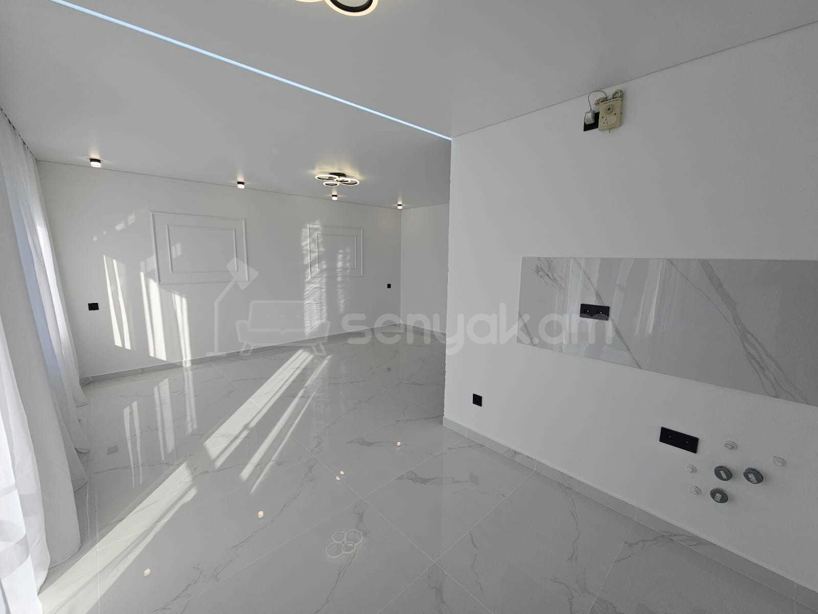 3 Սենյականոց Բնակարան Քարե Շենքում, 78քմ, 3/4 հարկ, Նորմալ Վիճակում