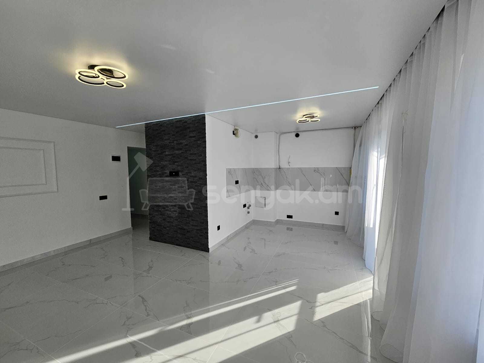 3 Սենյականոց Բնակարան Քարե Շենքում, 78քմ, 3/4 հարկ, Նորմալ Վիճակում