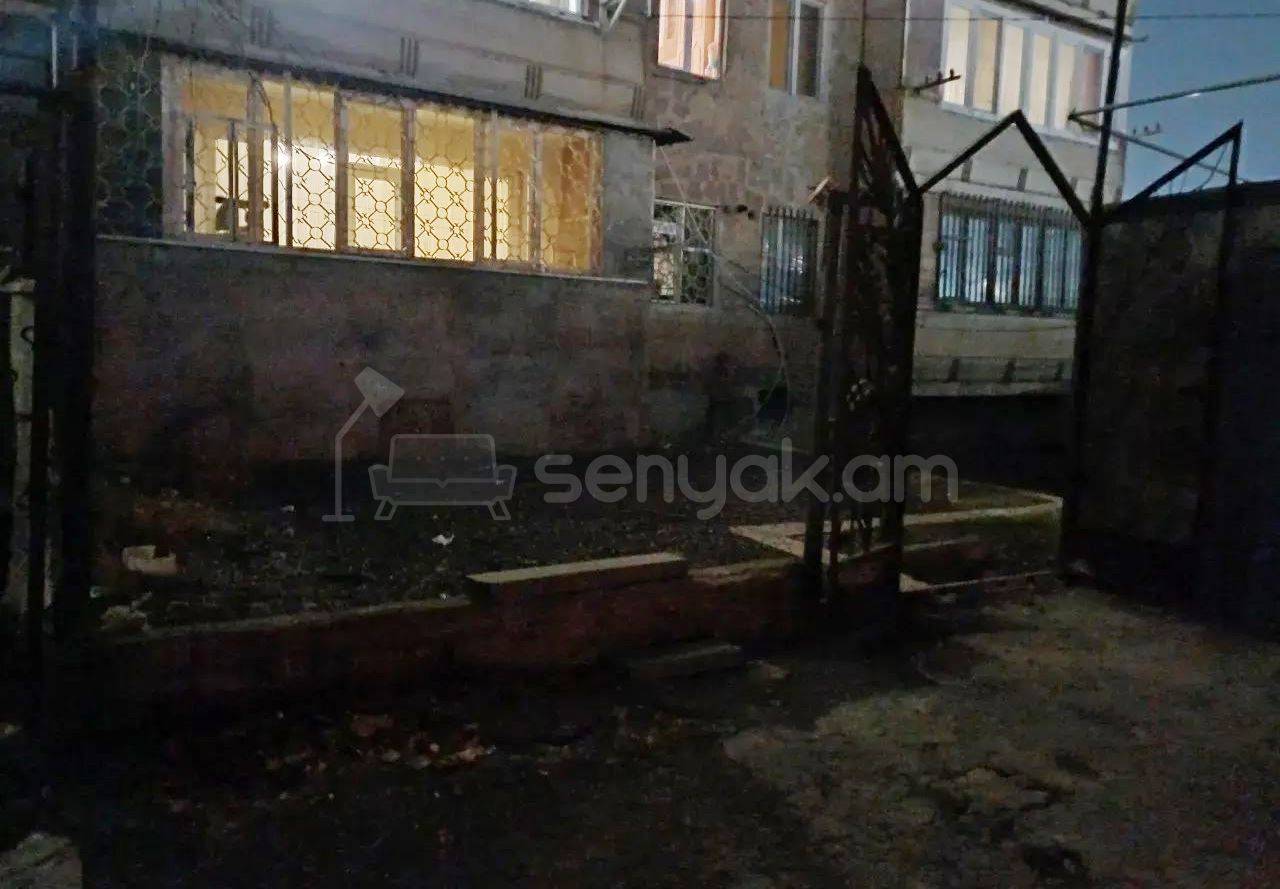 3 Սենյականոց Բնակարան, 72քմ, 1/9 հարկ, Պետական Վիճակում