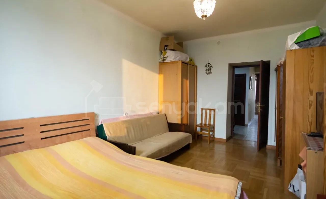 3 Սենյականոց Բնակարան Քարե Շենքում, 74քմ, 3/4 հարկ, Կապիտալ Վերանորոգված