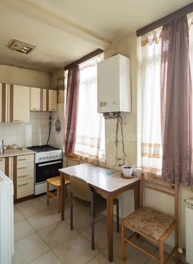 3 Սենյականոց Բնակարան Քարե Շենքում, 74քմ, 3/4 հարկ, Կապիտալ Վերանորոգված