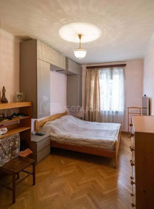 3 Սենյականոց Բնակարան Քարե Շենքում, 74քմ, 3/4 հարկ, Կապիտալ Վերանորոգված