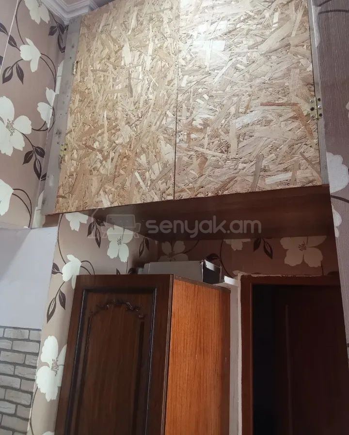 3 Սենյականոց Բնակարան Քարե Շենքում, 65քմ, 1/3 հարկ, Կապիտալ Վերանորոգված