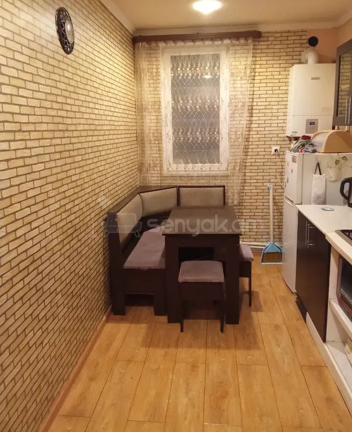 3 Սենյականոց Բնակարան Քարե Շենքում, 65քմ, 1/3 հարկ, Կապիտալ Վերանորոգված