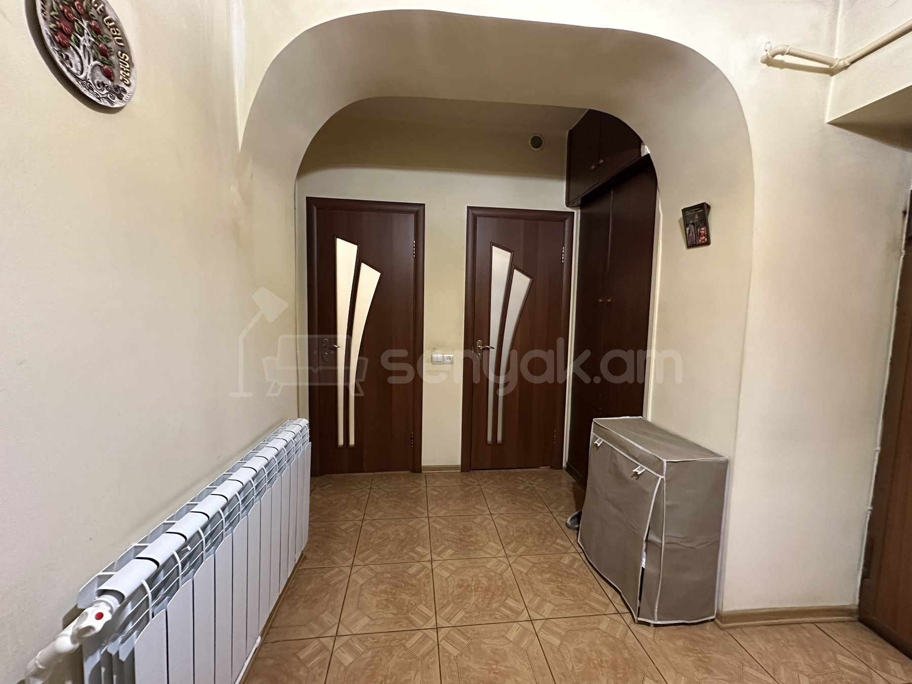 2 Սենյականոց Բնակարան Քարե Շենքում, 60քմ, 1/5 հարկ, Նորմալ Վիճակում