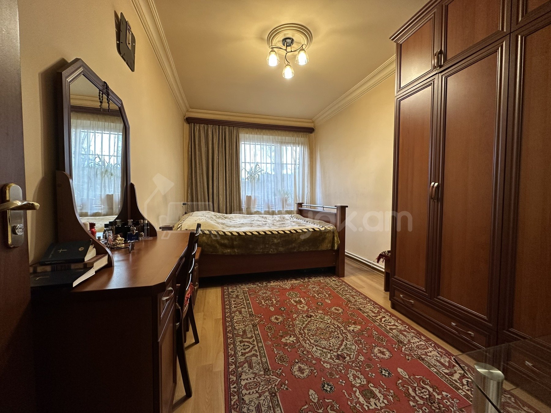 2 Սենյականոց Բնակարան Քարե Շենքում, 60քմ, 1/5 հարկ, Նորմալ Վիճակում