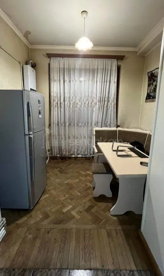 2 Սենյականոց Բնակարան Քարե Շենքում, 44քմ, 4/5 հարկ, Նորմալ Վիճակում