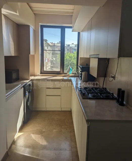 2 Սենյականոց Բնակարան Քարե Շենքում, 51քմ, 3/4 հարկ, Կապիտալ Վերանորոգված