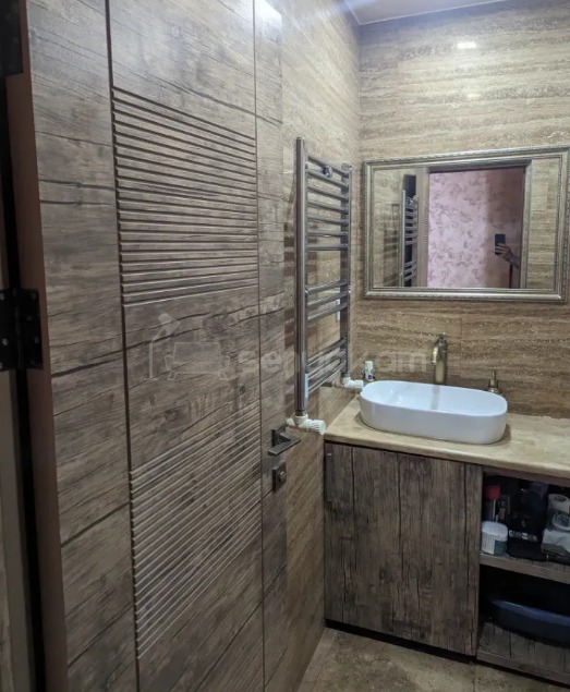 2 Սենյականոց Բնակարան Քարե Շենքում, 51քմ, 3/4 հարկ, Կապիտալ Վերանորոգված