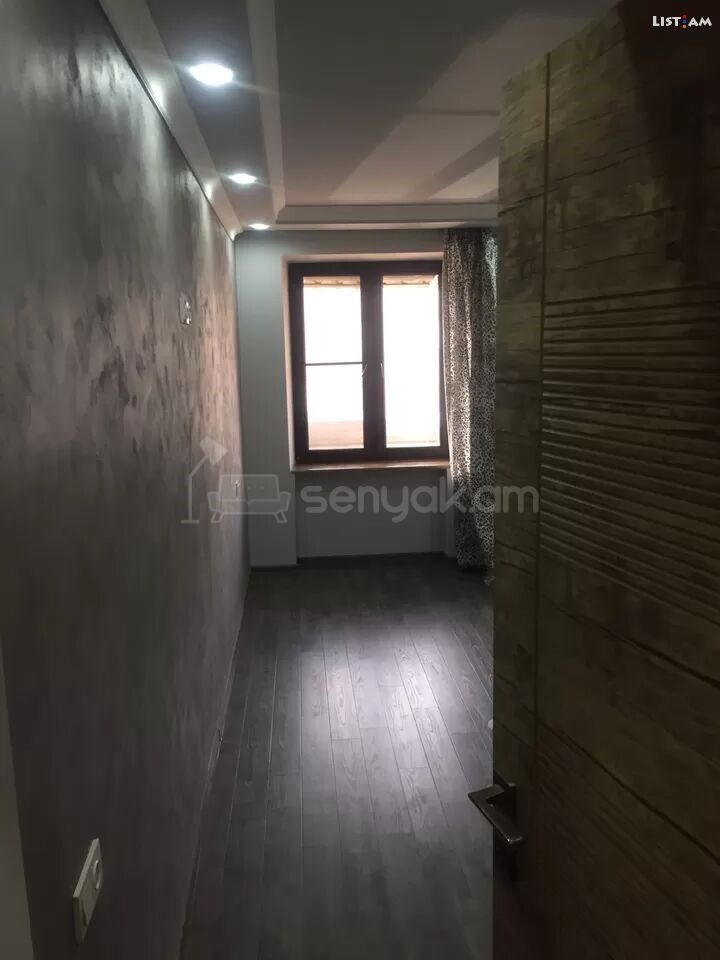 2 Սենյականոց Բնակարան Քարե Շենքում, 51քմ, 3/4 հարկ, Կապիտալ Վերանորոգված