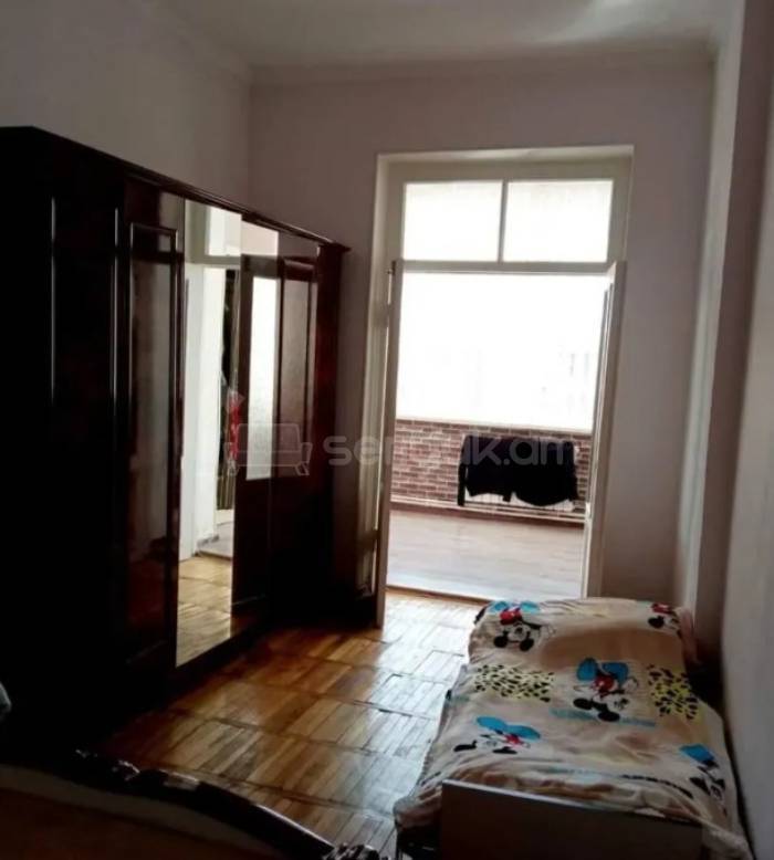 2 Սենյականոց Բնակարան Քարե Շենքում, 72քմ, 5/5 հարկ, Դիզայներական Վերանորոգված, Կահավորված