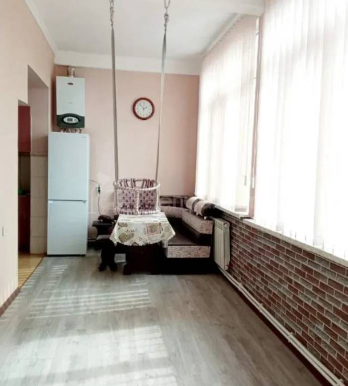 2 Սենյականոց Բնակարան Քարե Շենքում, 72քմ, 5/5 հարկ, Դիզայներական Վերանորոգված, Կահավորված