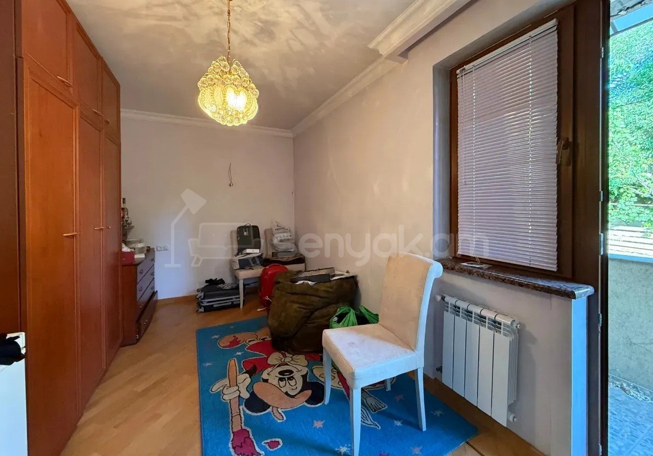 4 Սենյականոց Բնակարան Քարե Շենքում, 157քմ, 2/5 հարկ, Կապիտալ Վերանորոգված