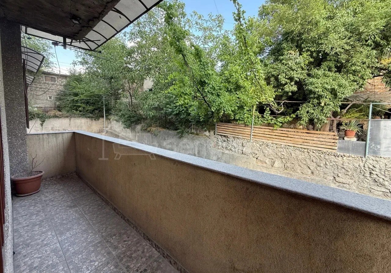 4 Սենյականոց Բնակարան Քարե Շենքում, 157քմ, 2/5 հարկ, Կապիտալ Վերանորոգված