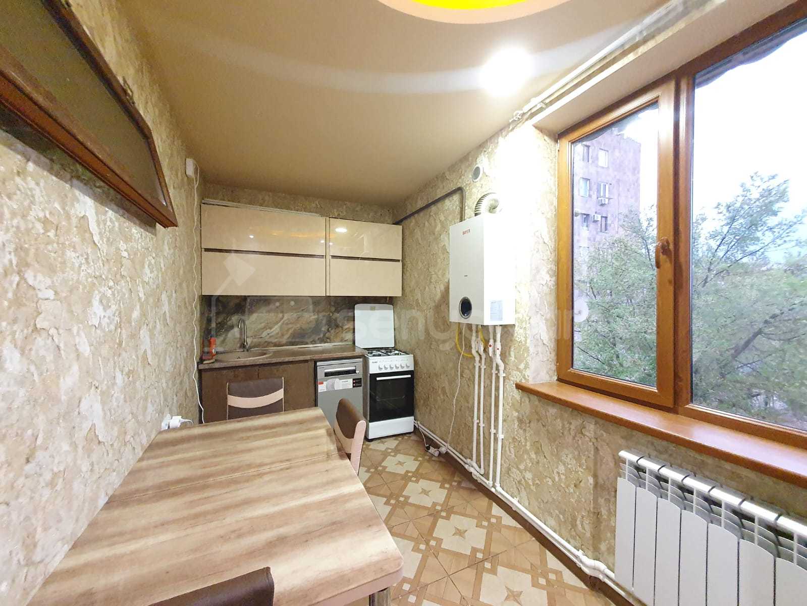 2 Սենյականոց Բնակարան Քարե Շենքում, 56քմ, 2/5 հարկ, Դիզայներական Վերանորոգված, Կահավորված, Արևկող