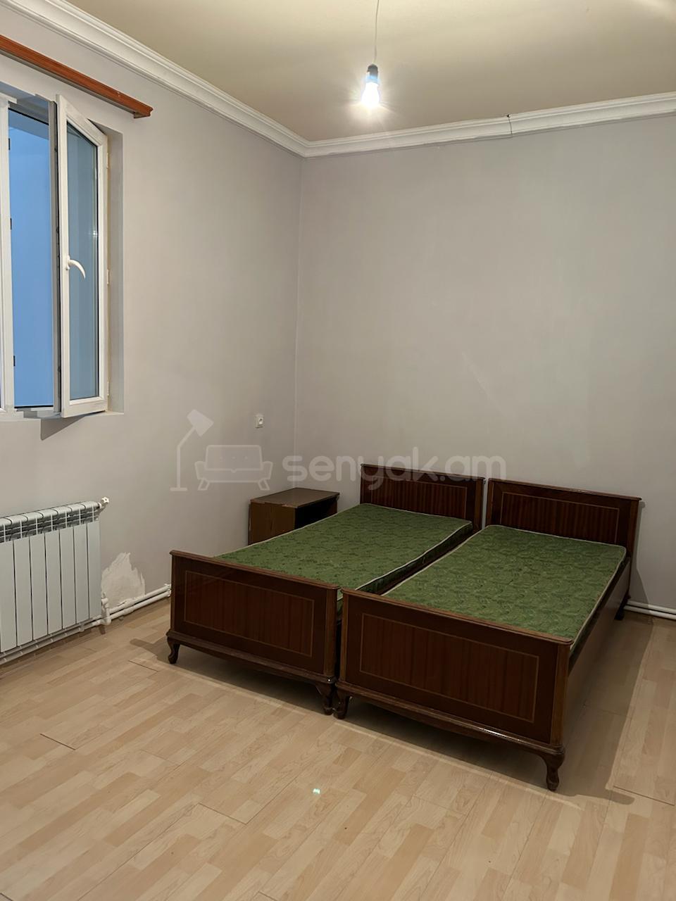 2 Սենյականոց Բնակարան Քարե Շենքում, 54քմ, 1/1 հարկ, Կապիտալ Վերանորոգված, Կահավորված