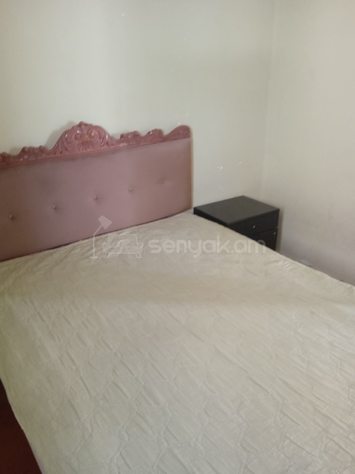 3 Սենյականոց Բնակարան Քարե Շենքում, 65քմ, 3/5 հարկ, Նորմալ Վիճակում, Կահավորված