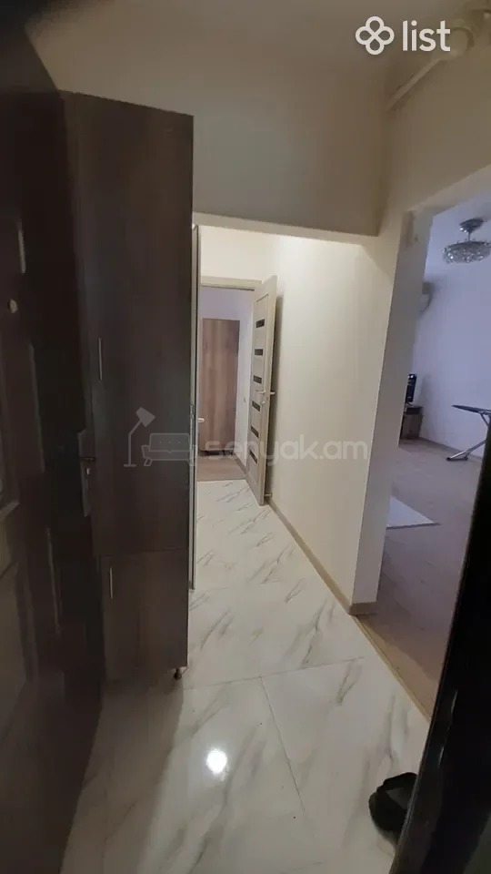 2 Սենյականոց Բնակարան Քարե Շենքում, 42քմ, 3/5 հարկ, Կապիտալ Վերանորոգված, Կահավորված