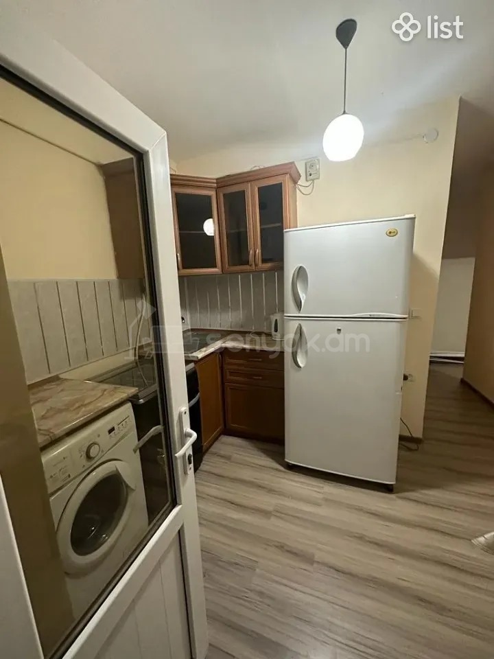3 Սենյականոց Բնակարան Քարե Շենքում, 50քմ, 3/5 հարկ, Նորմալ Վիճակում, Կահավորված, Արևկող