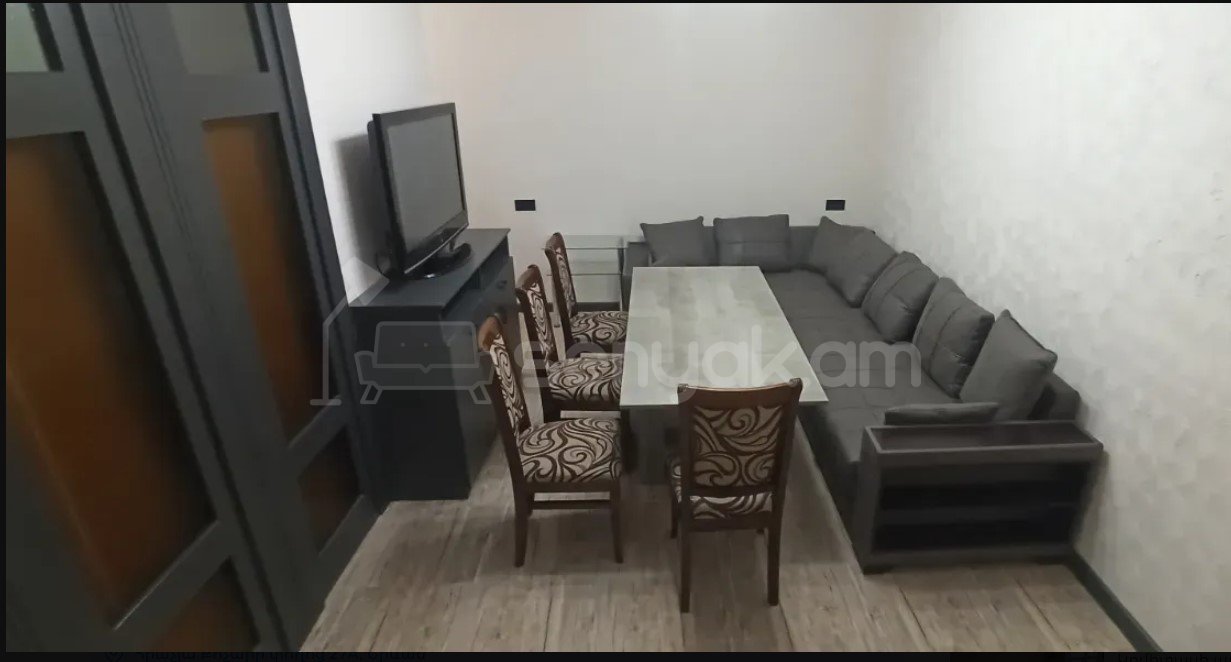 2 Սենյականոց Բնակարան Քարե Շենքում, 40քմ, 5/5 հարկ, Կապիտալ Վերանորոգված, Կահավորված