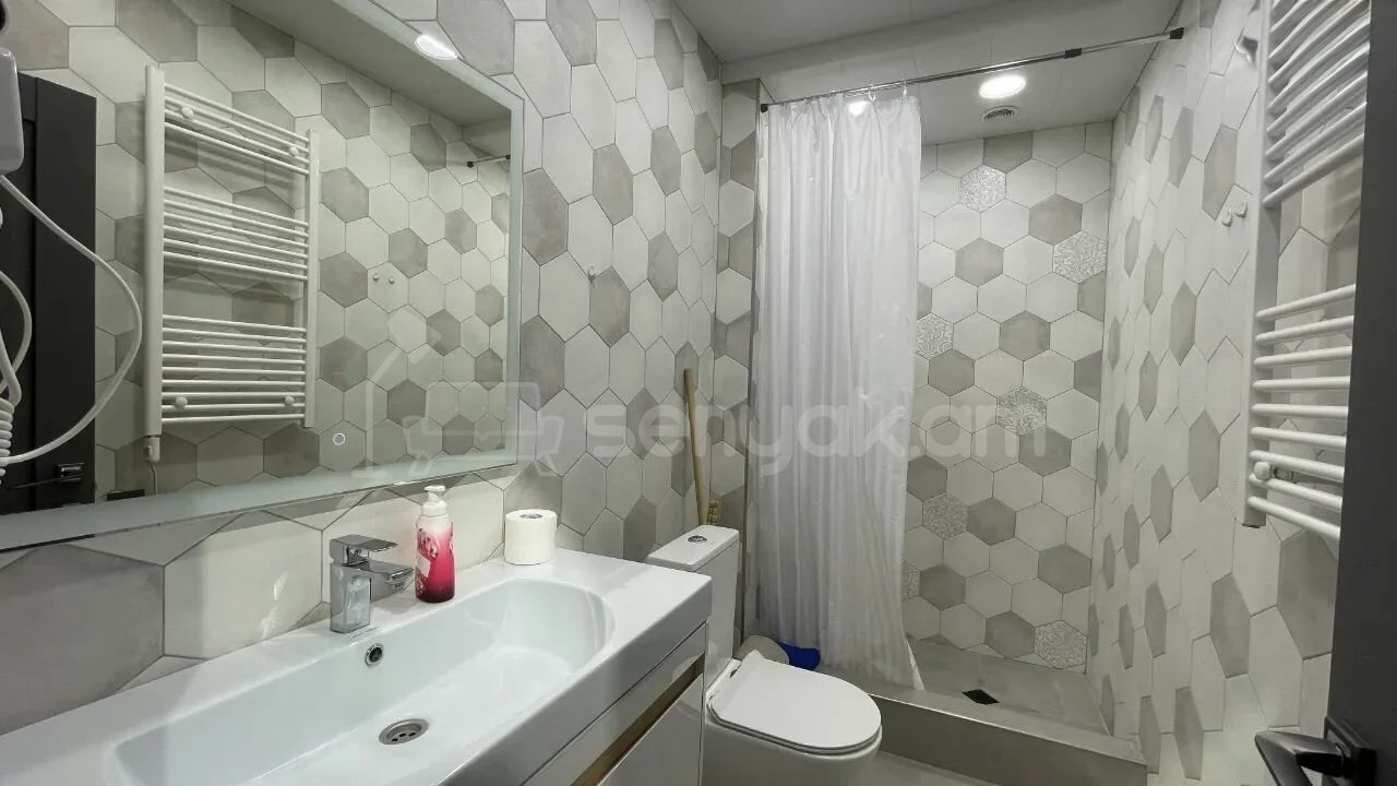 1 Սենյականոց Բնակարան Նորակառույցում, 50քմ, 3/3 հարկ, Դիզայներական Վերանորոգված, Կահավորված, Արևկող