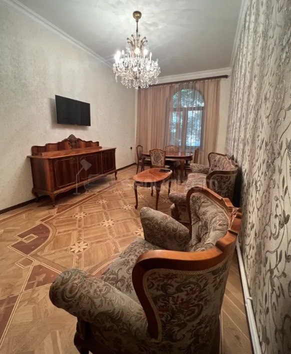 2 Սենյականոց Բնակարան Քարե Շենքում, 90քմ, 1/4 հարկ, Կապիտալ Վերանորոգված, Կահավորված