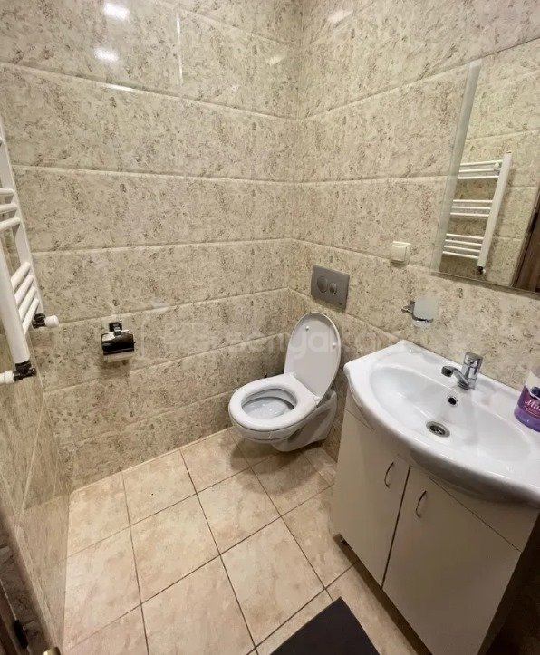 2 Սենյականոց Բնակարան Քարե Շենքում, 90քմ, 1/4 հարկ, Կապիտալ Վերանորոգված, Կահավորված