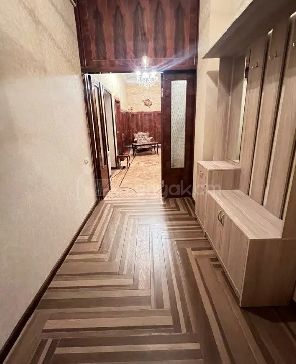 2 Սենյականոց Բնակարան Քարե Շենքում, 90քմ, 1/4 հարկ, Կապիտալ Վերանորոգված, Կահավորված