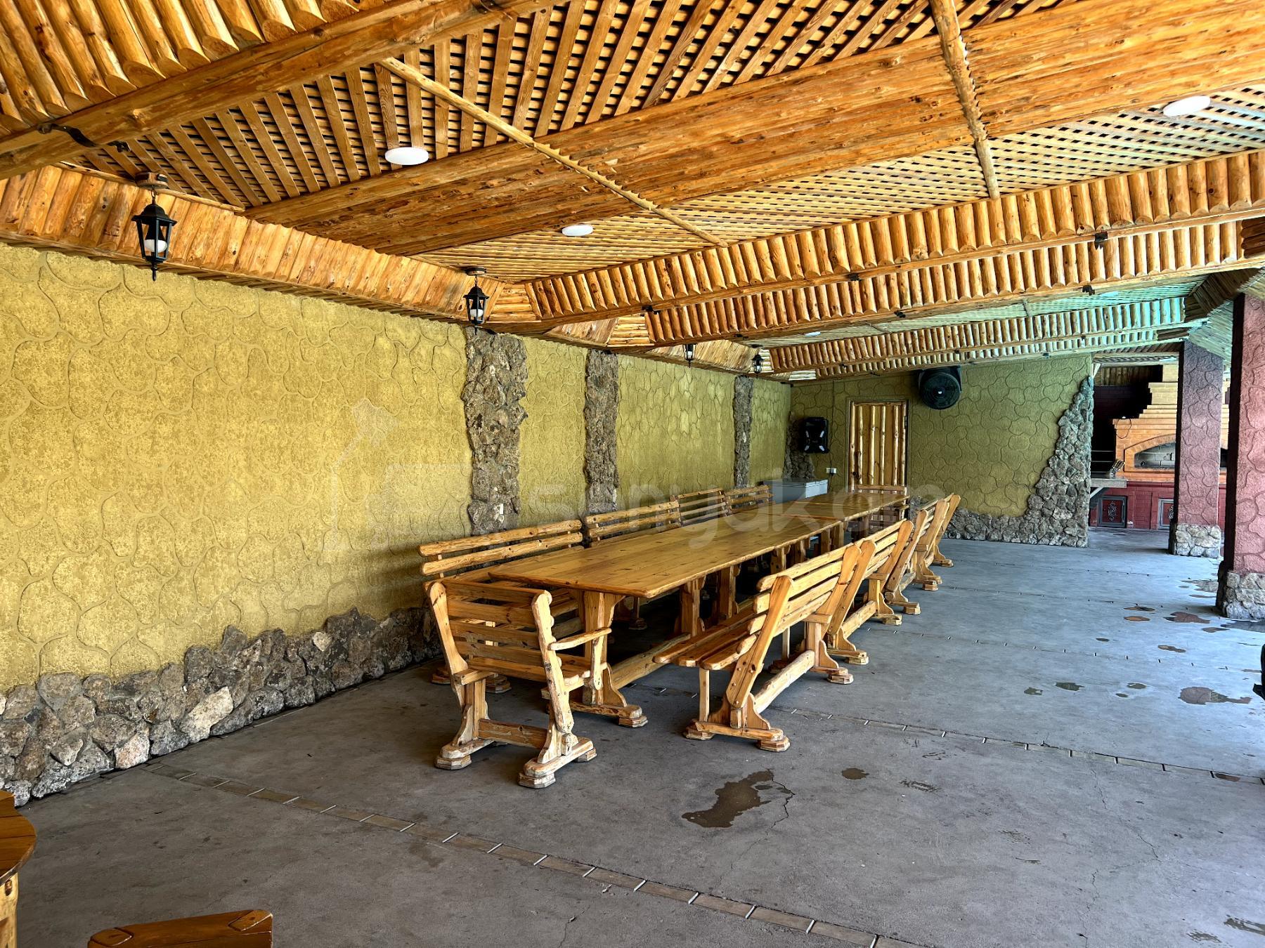 3 Սենյականոց Նորակառույց Ամառանոց, 300քմ, Լողավազանով