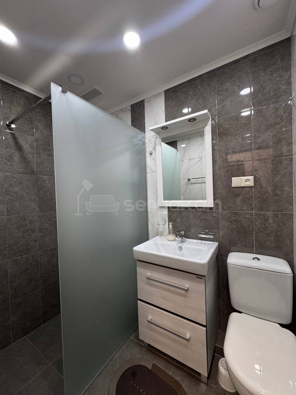 2 Սենյականոց Բնակարան Նորակառույցում, 80քմ, 2/5 հարկ, Կապիտալ Վերանորոգված, Կահավորված