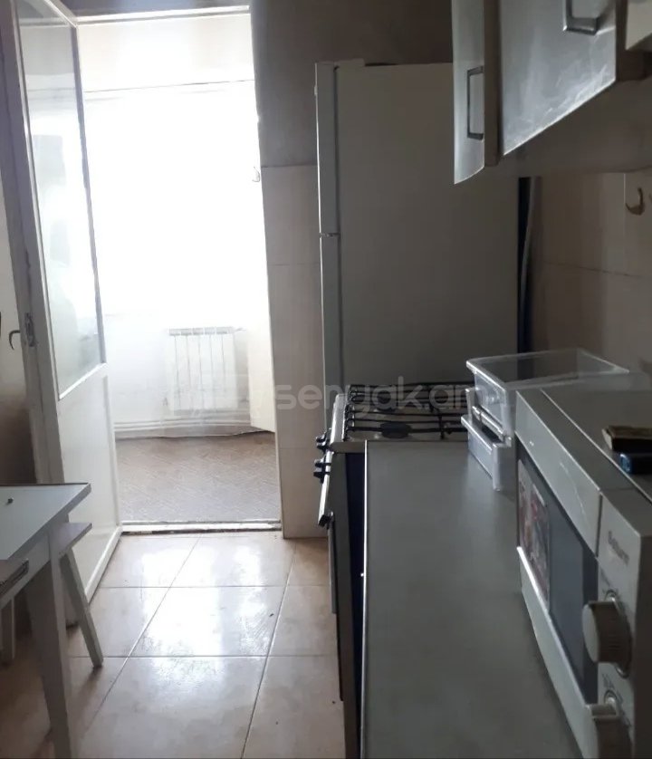 3 Սենյականոց Բնակարան, 75քմ, 4/9 հարկ, Նորմալ Վիճակում, Կահավորված