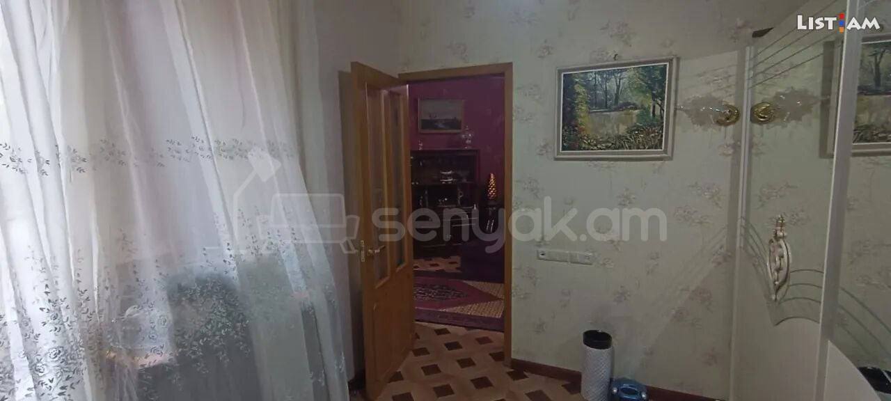 1 Սենյականոց Բնակարան Քարե Շենքում, 46քմ, 2/5 հարկ, Դիզայներական Վերանորոգված, Կահավորված, Արևկող