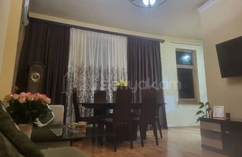 2 Սենյականոց Բնակարան Քարե Շենքում, 57քմ, 3/5 հարկ, Կապիտալ Վերանորոգված