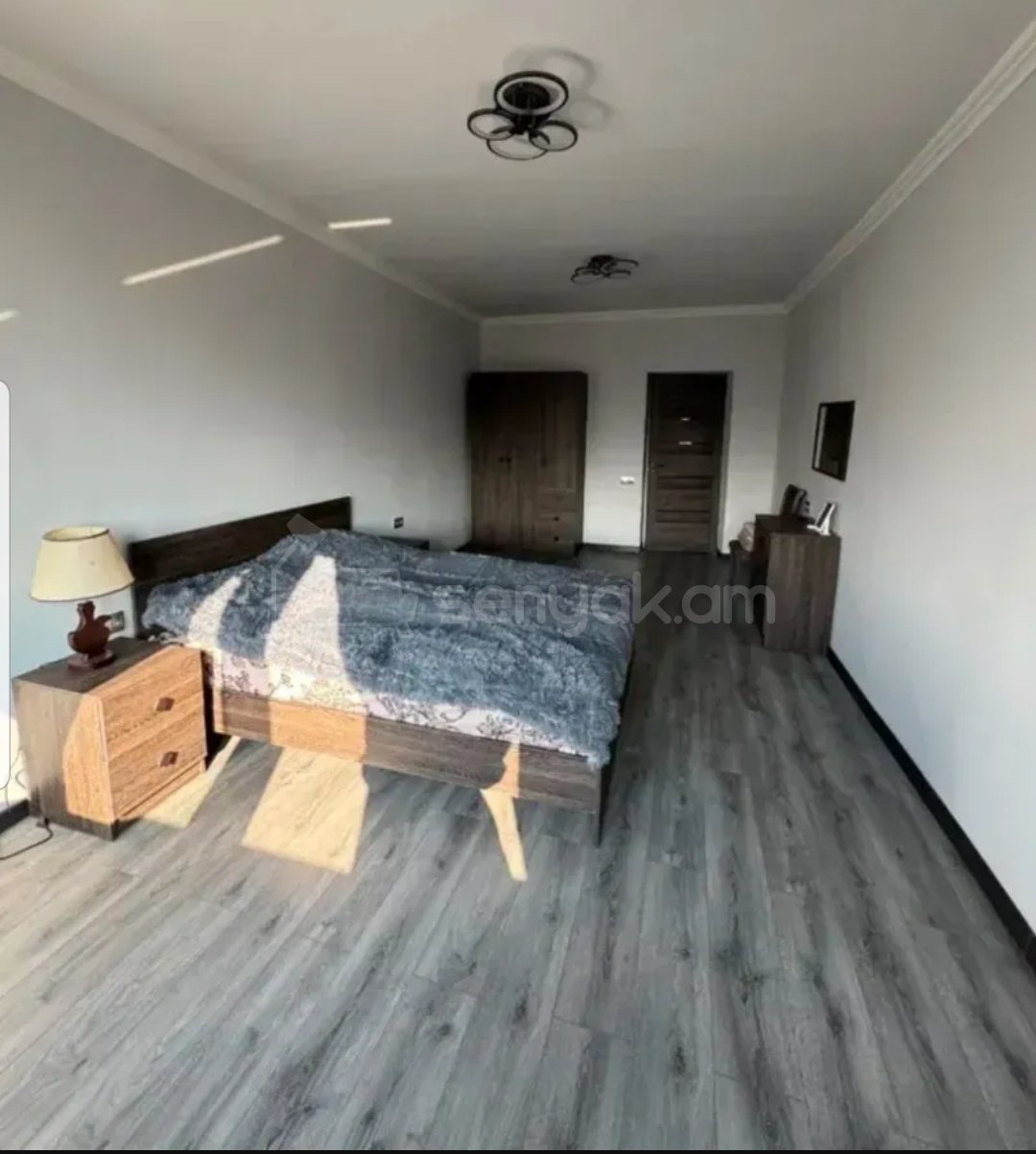 2 Սենյականոց Բնակարան Քարե Շենքում, 74քմ, 4/7 հարկ, Կապիտալ Վերանորոգված