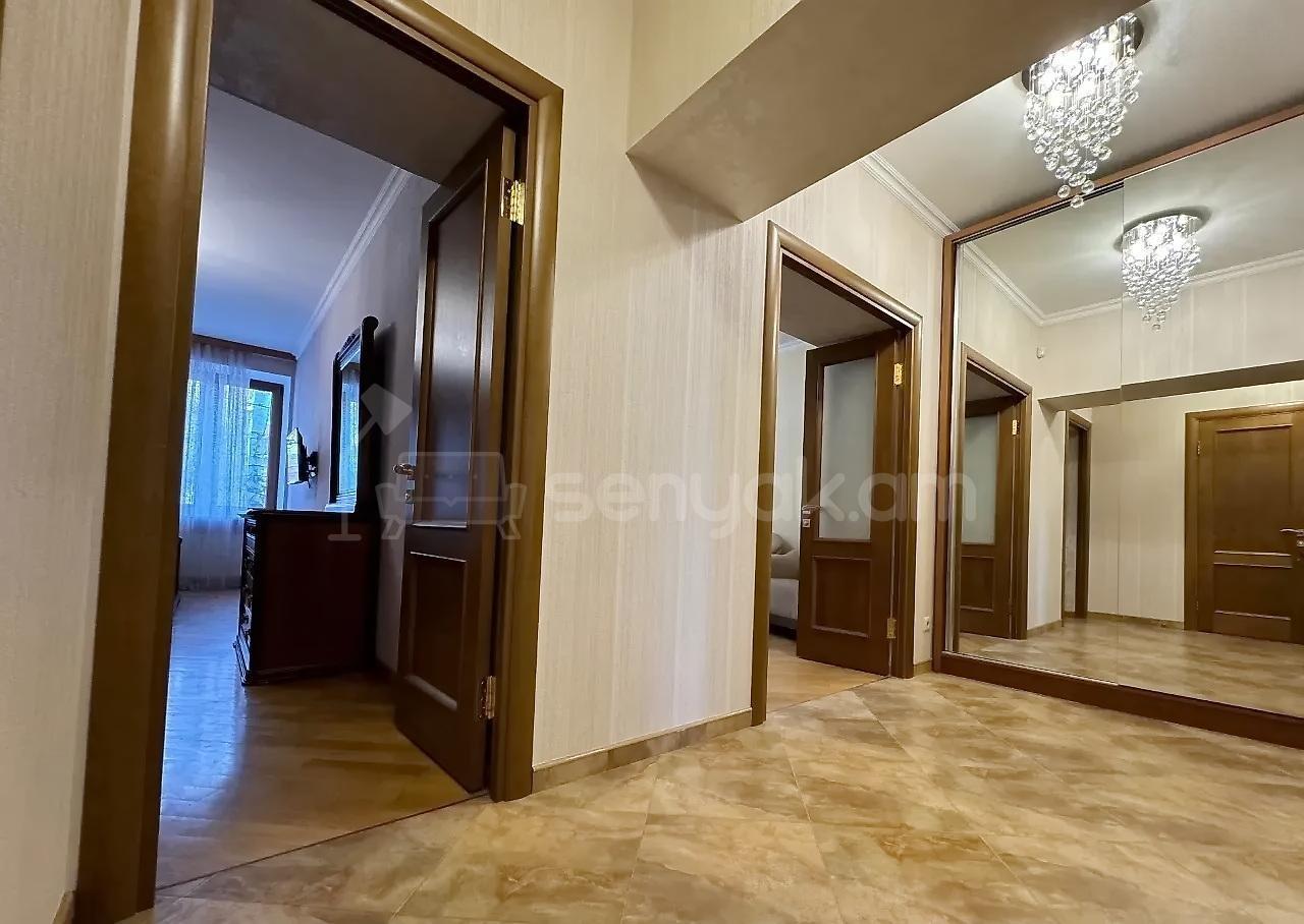 2 Սենյականոց Բնակարան Քարե Շենքում, 60քմ, 3/5 հարկ, Կապիտալ Վերանորոգված
