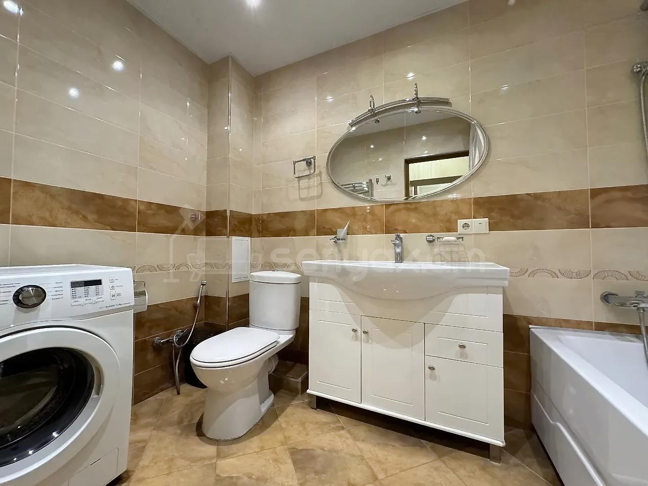 2 Սենյականոց Բնակարան Քարե Շենքում, 60քմ, 3/5 հարկ, Կապիտալ Վերանորոգված