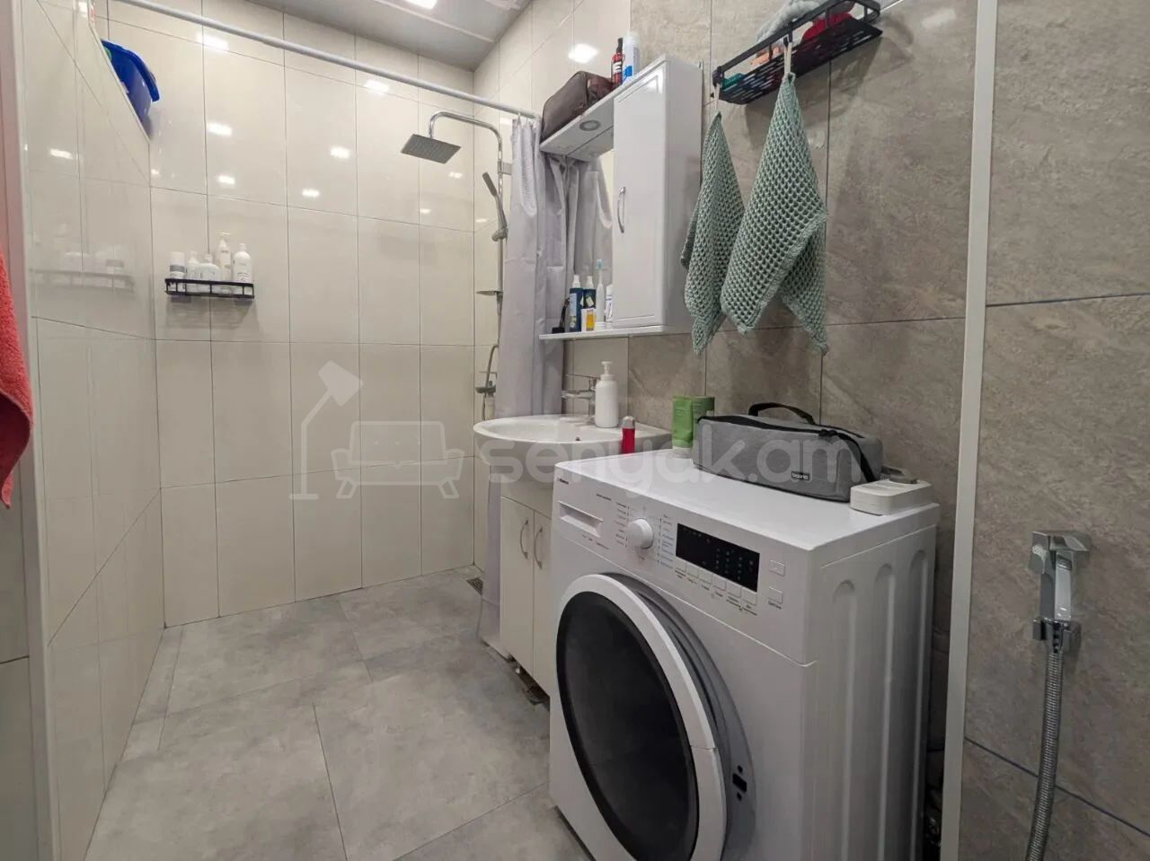 2 Սենյականոց Բնակարան Քարե Շենքում, 45քմ, 1/4 հարկ, Կապիտալ Վերանորոգված, Կահավորված, Արևկող