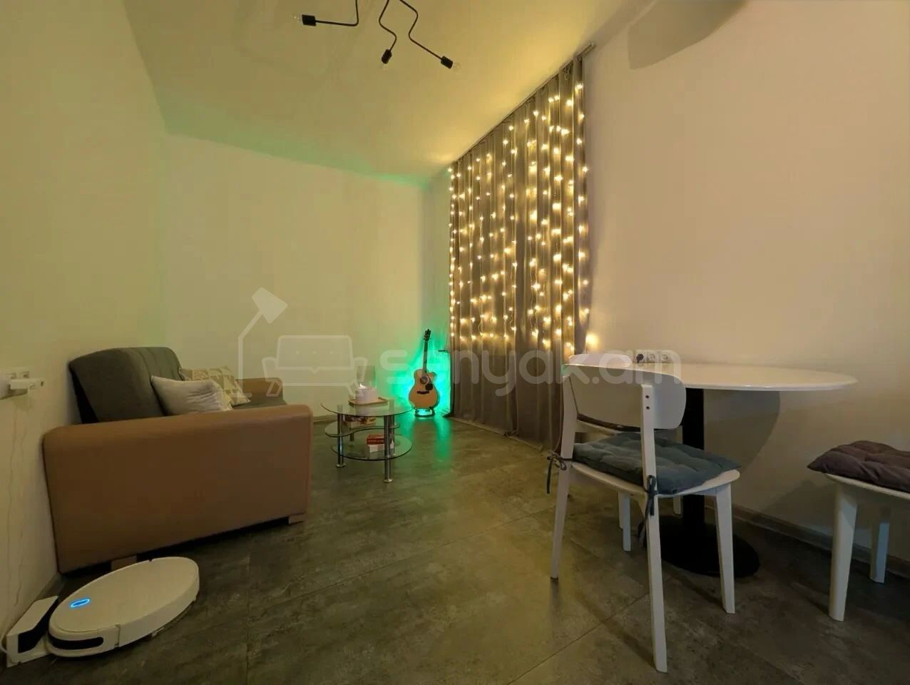 2 Սենյականոց Բնակարան Քարե Շենքում, 45քմ, 1/4 հարկ, Կապիտալ Վերանորոգված, Կահավորված, Արևկող