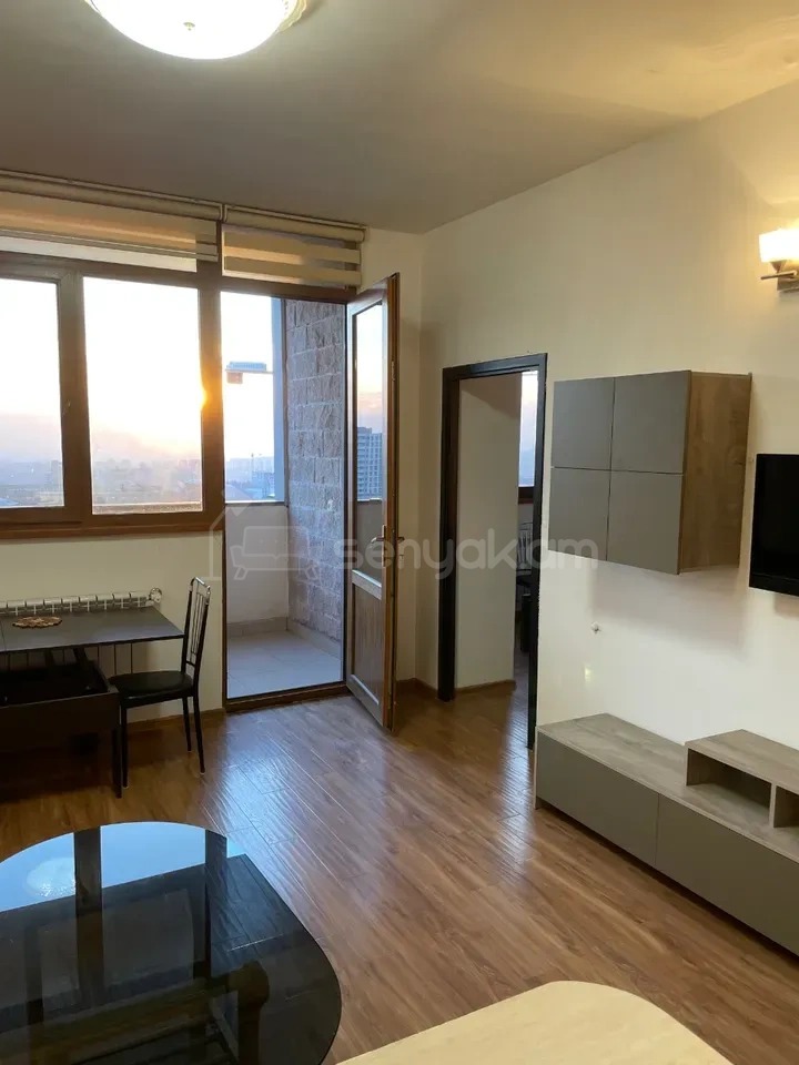 2 Սենյականոց Բնակարան, 50քմ, 11/15 հարկ, Կապիտալ Վերանորոգված, Կահավորված