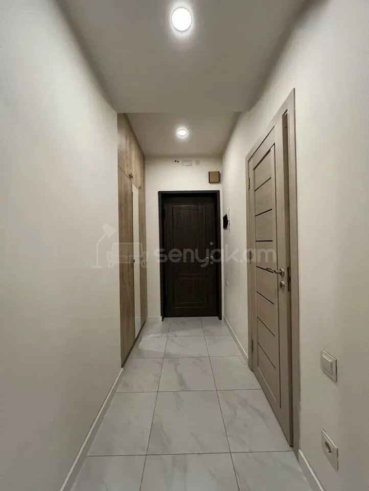 1 Սենյականոց Բնակարան Նորակառույցում, 40քմ, 3/18 հարկ, Կապիտալ Վերանորոգված, Կահավորված, Արևկող