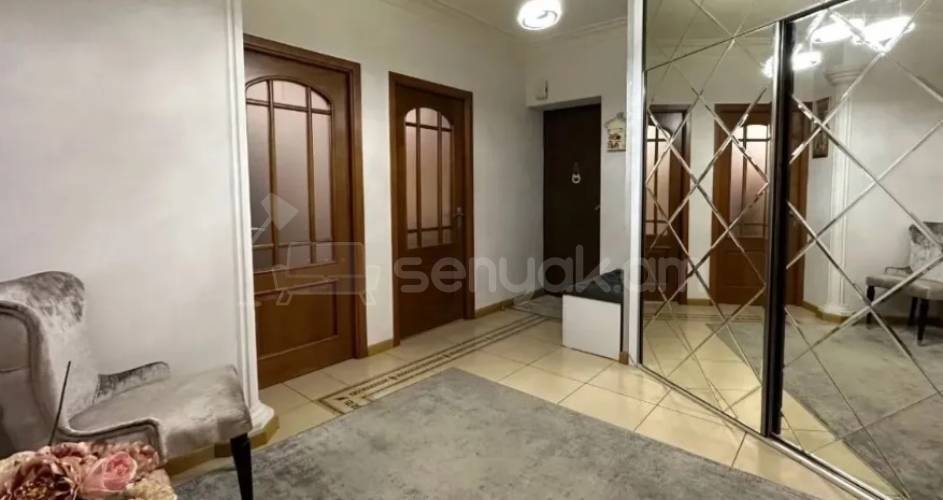 3 Սենյականոց Բնակարան Քարե Շենքում, 76քմ, 2/5 հարկ, Կապիտալ Վերանորոգված