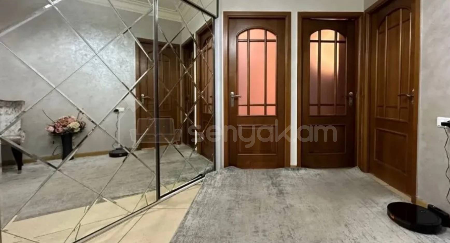 3 Սենյականոց Բնակարան Քարե Շենքում, 76քմ, 2/5 հարկ, Կապիտալ Վերանորոգված