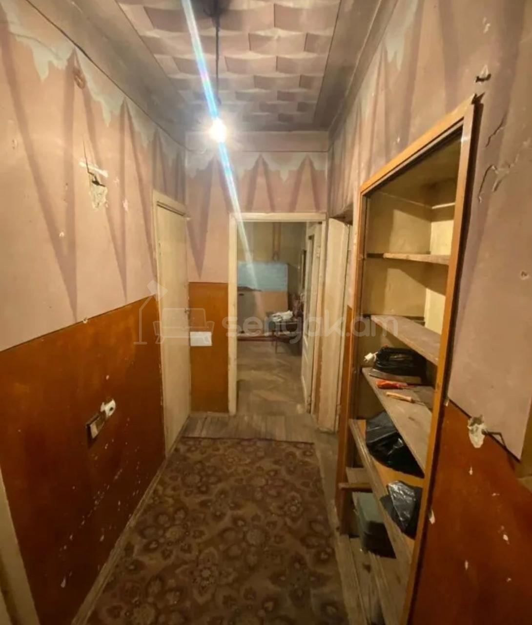 2 Սենյականոց Բնակարան Քարե Շենքում, 56քմ, 5/5 հարկ, Պետական Վիճակում