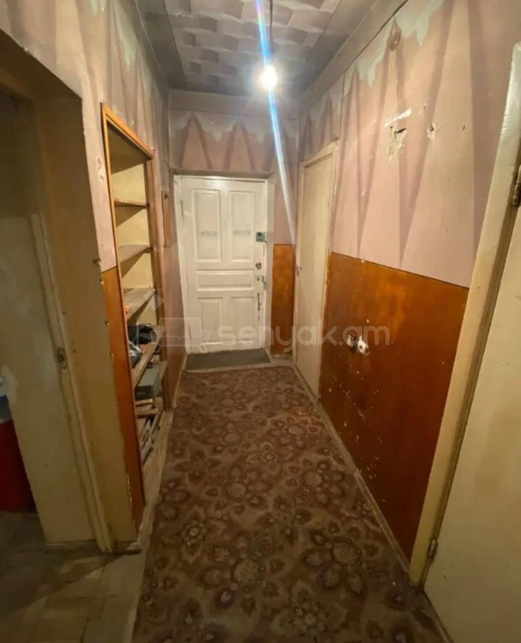 2 Սենյականոց Բնակարան Քարե Շենքում, 56քմ, 5/5 հարկ, Պետական Վիճակում