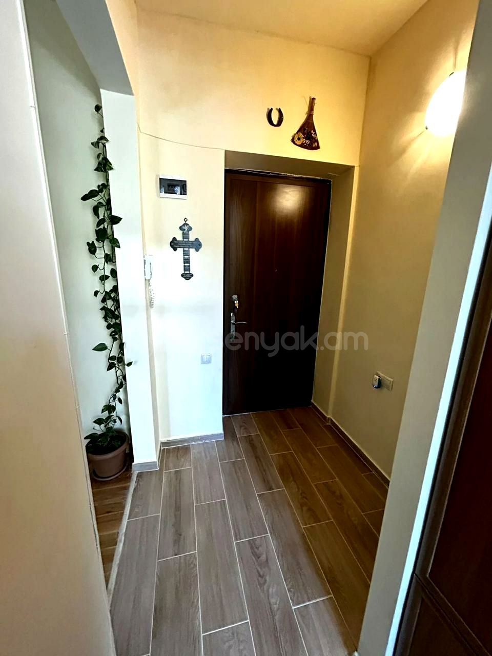 2 Սենյականոց Բնակարան Քարե Շենքում, 65քմ, 2/5 հարկ, Կապիտալ Վերանորոգված, Կահավորված