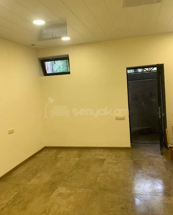 Օֆիսային Տարածք, 33քմ, Կապիտալ Վերանորոգված