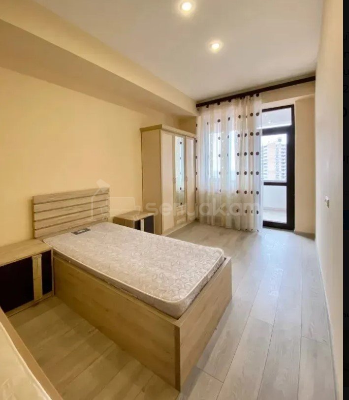 3 Սենյականոց Բնակարան Նորակառույցում, 100քմ, 3/6 հարկ, Կապիտալ Վերանորոգված, Կահավորված