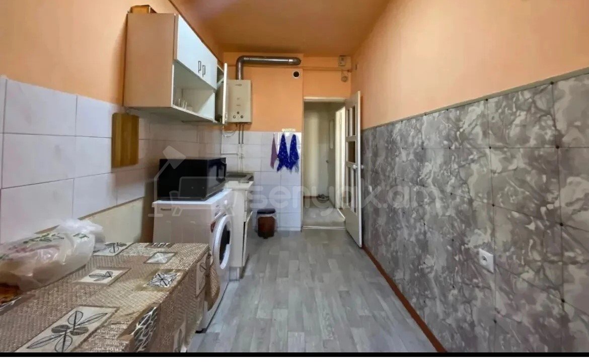 2 Սենյականոց Բնակարան, 64քմ, 9/9 հարկ, Պետական Վիճակում