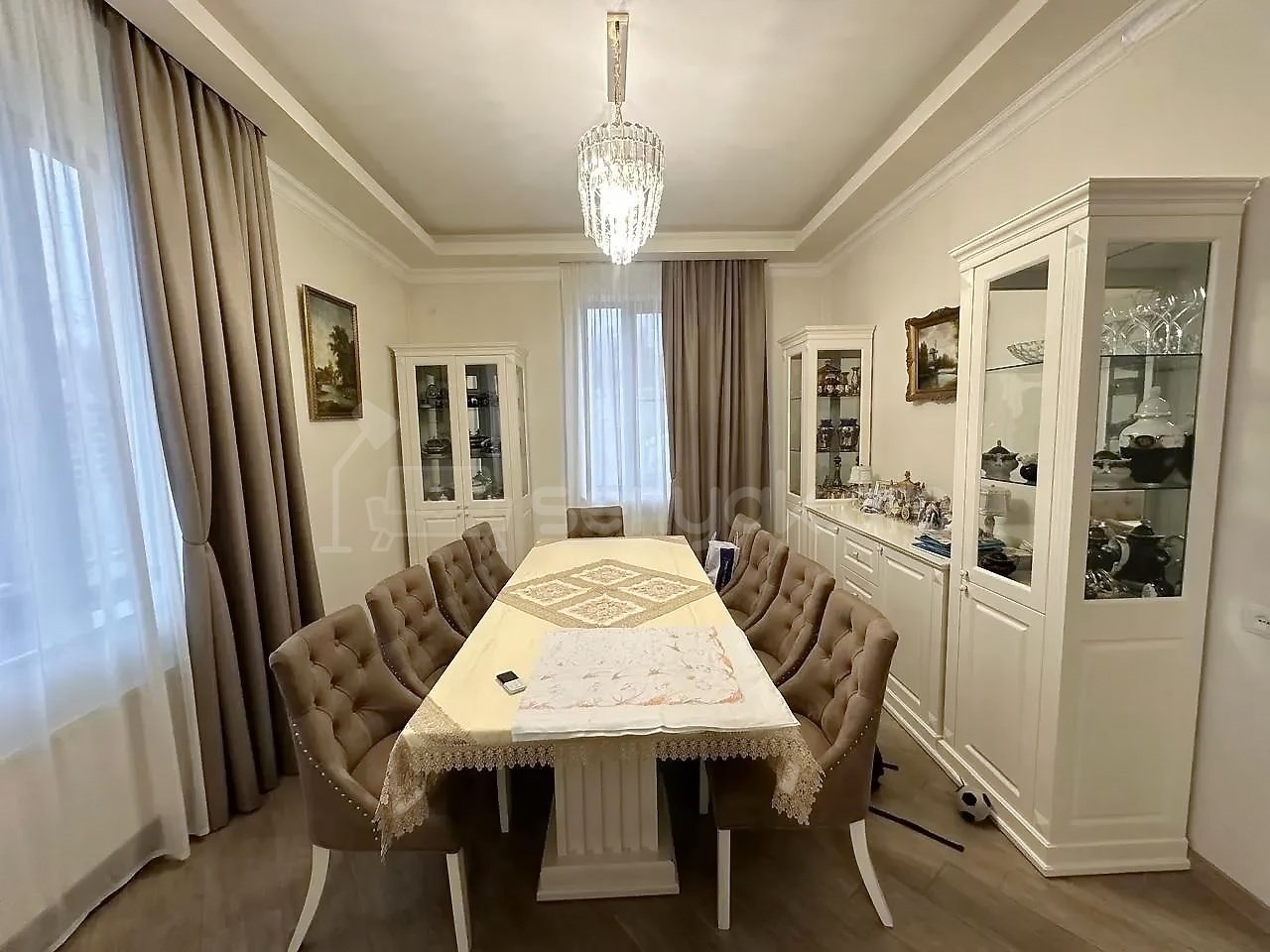 6 Սենյականոց Շքեղ Առանձնատուն, 220քմ, Ավտոտնակով